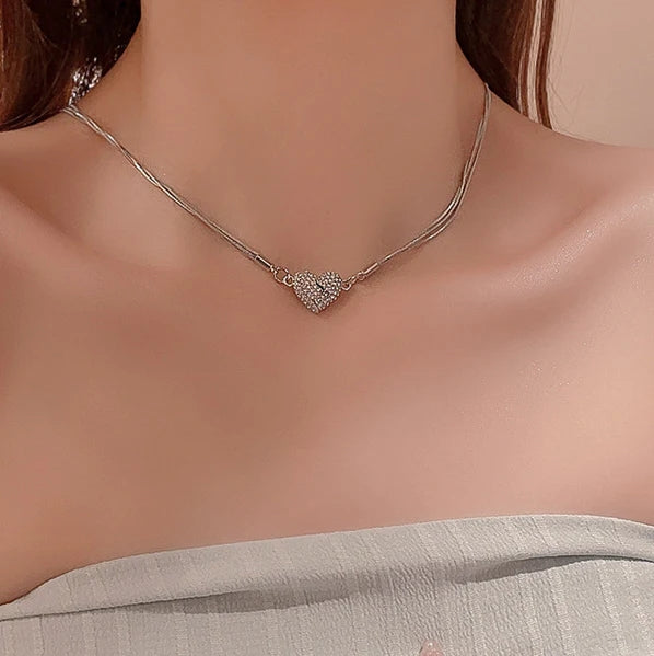 Elegancki naszyjnik, błyszczący - "Magnetyczne serce"