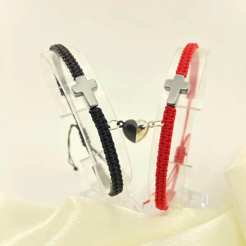 💕„Dwa serca, jedna wiara” – inspirująca chrześcijańska bransoletka z krzyżem i kartką z błogosławieństwem Jezusa
