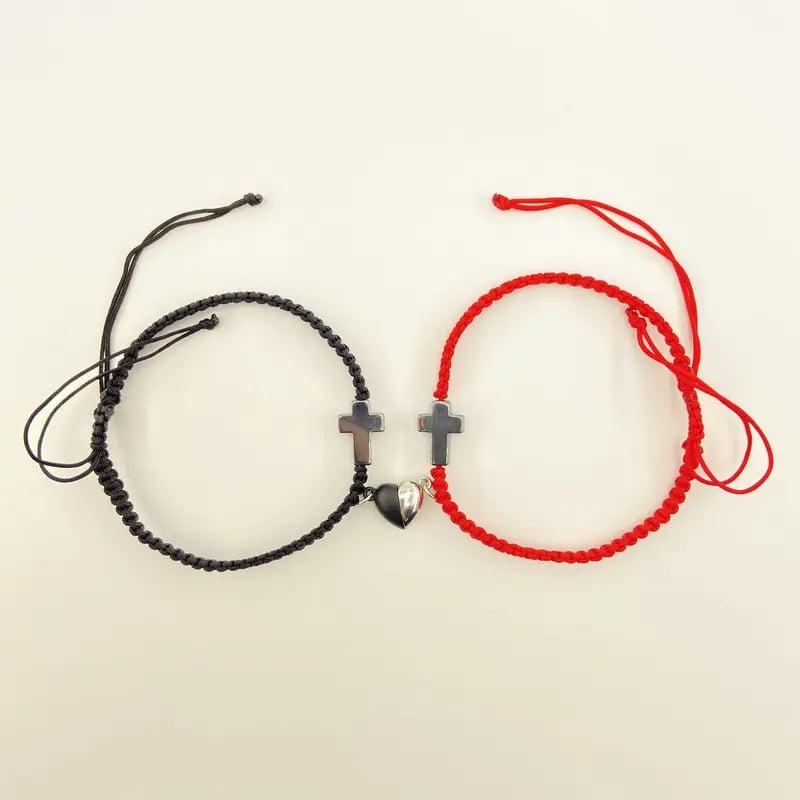 💕„Dwa serca, jedna wiara” – inspirująca chrześcijańska bransoletka z krzyżem i kartką z błogosławieństwem Jezusa