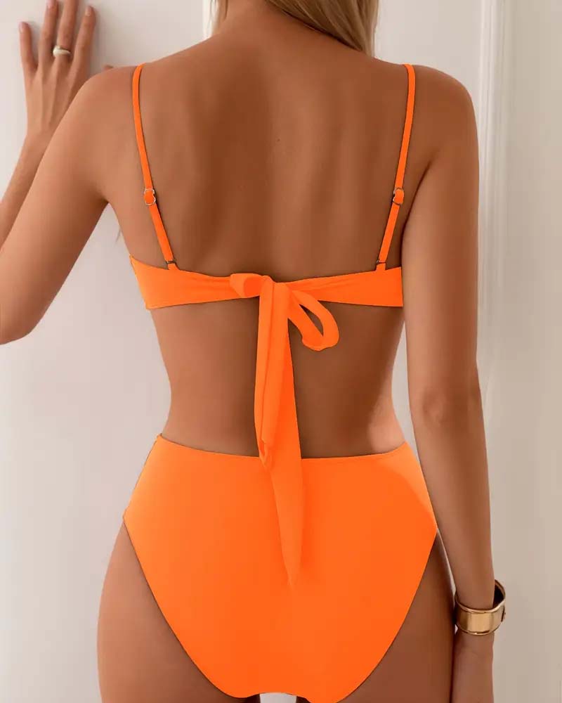 Seksowne, modne dwuczęściowe bikini