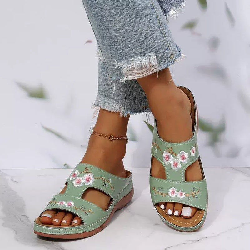 🏖️Wygodne damskie kapcie na platformie z odkrytymi palcami